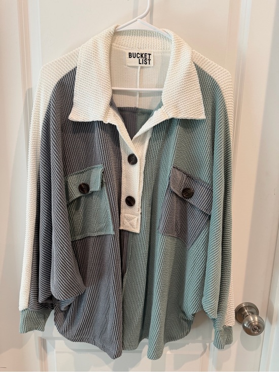 BUCKETLIST Tops - BUCKETLIST Top Size Medium Oversized